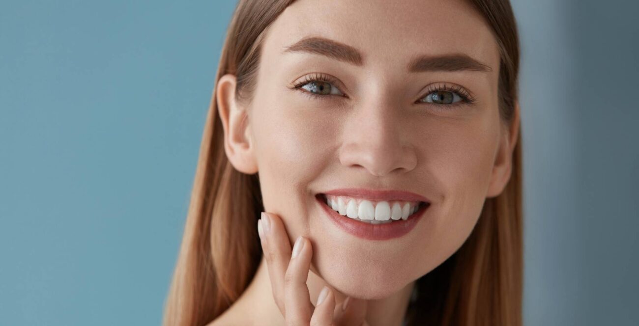 diseño de sonrisa en resina o porcelana cual elegir diferencias